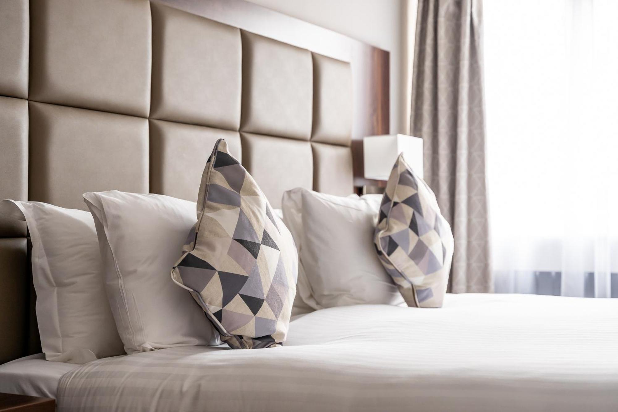 Trafford Hall Manchester, Trademark Collection By Wyndham Hotel Salford (Greater Manchester)